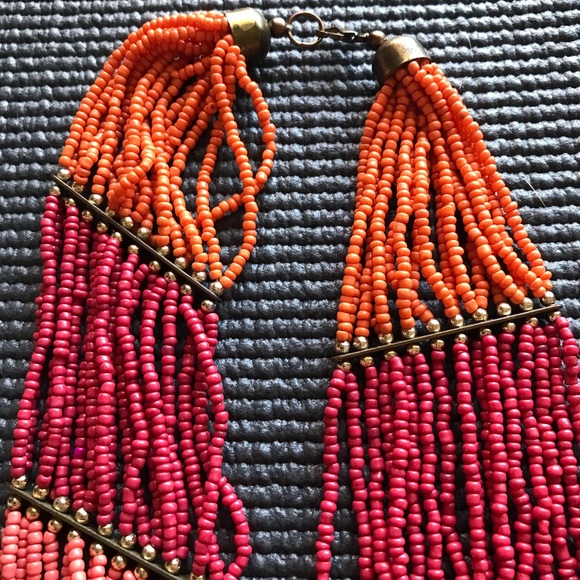 🪘 Beaded Carnival Necklace 🪘 - Picture 7 of 7